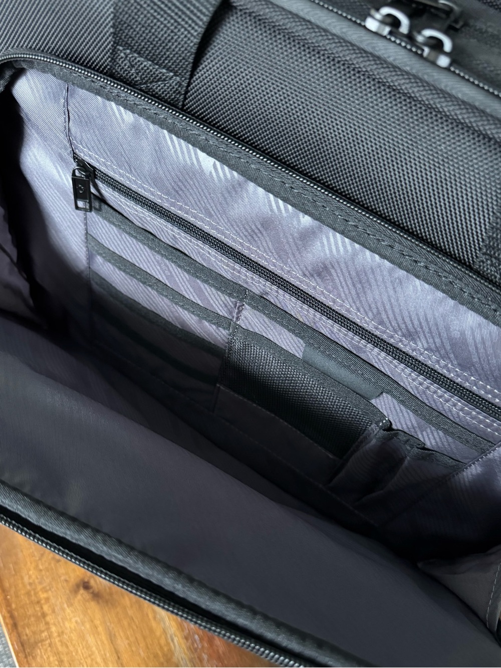 Samsonite Classic Business 2.0 Wheeled Business/Laptop Case - Picture 5 of 9